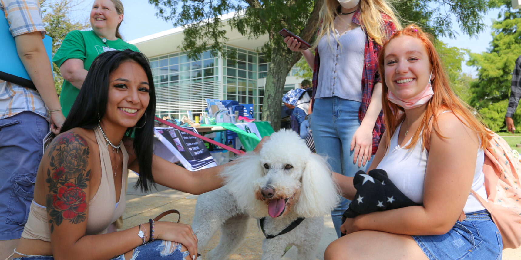 Students meet Lucy